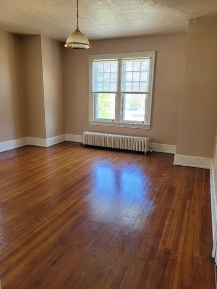 Building Photo - 713 Chestnut Ave