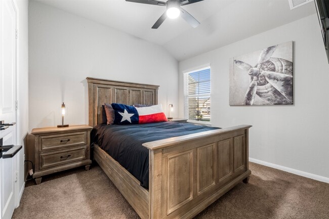 Building Photo - 27107 Blue Pool Dr