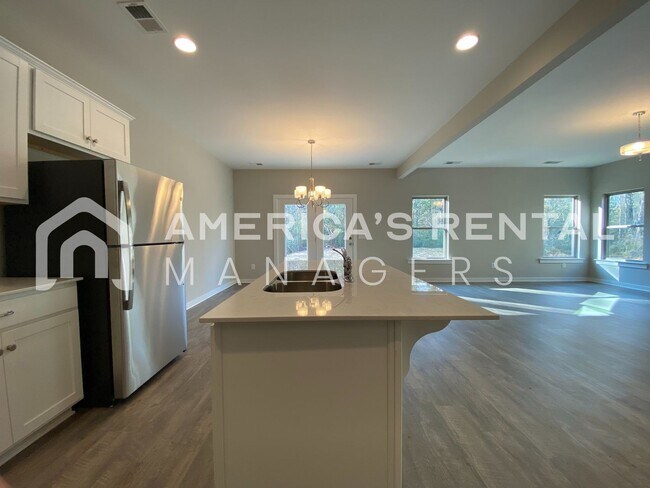Building Photo - 7940 St.James Dr