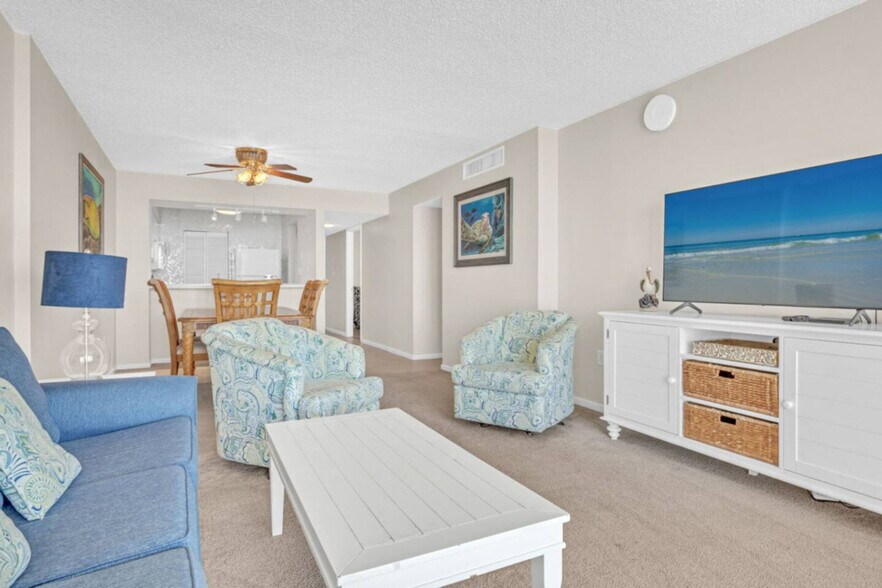 Building Photo - 7205 Thomas Dr