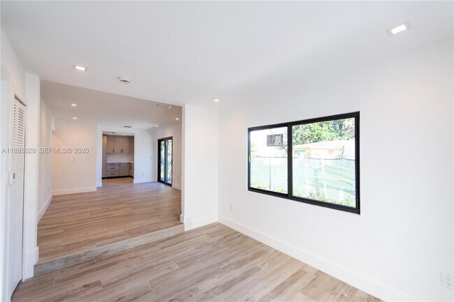 Building Photo - 764 NW 36th Ave