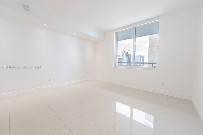 Building Photo - 335 S Biscayne Blvd