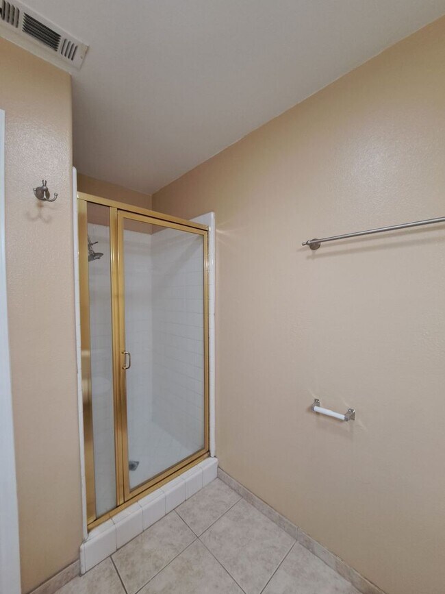 Building Photo - Move in Special: Half OFF your 1st Month's Rent! Elegant 4 Bedroom Home w/ Upstairs Loft Move in ...