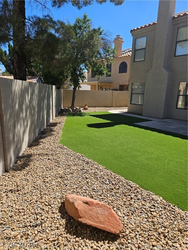 Building Photo - 9516 Wooden Pier Way