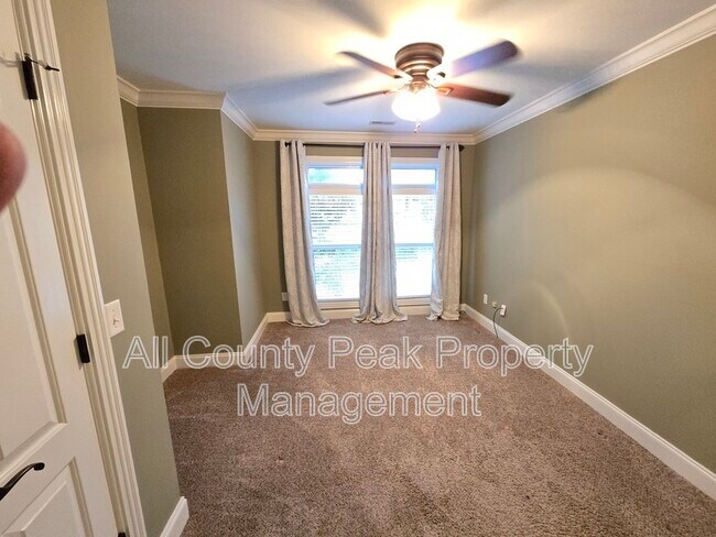 Building Photo - 216 Shady Ridge Ln