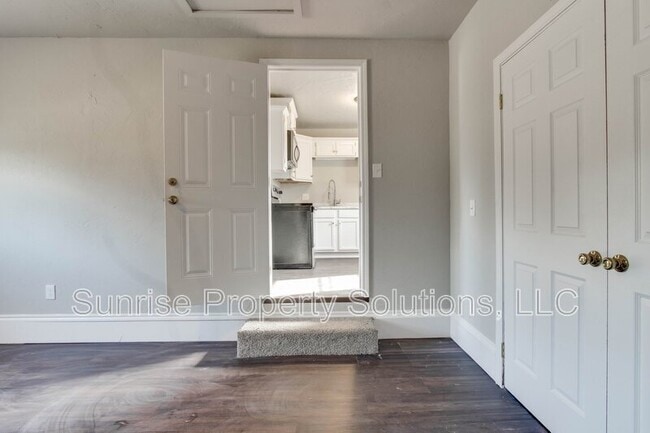 Building Photo - 4424 SE 38th St