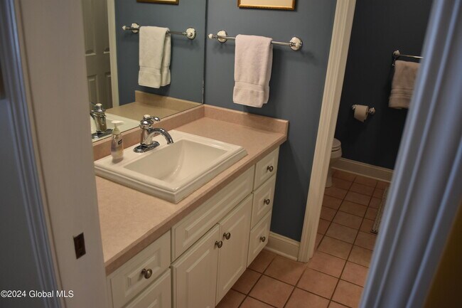Building Photo - 63 Hearthstone Dr