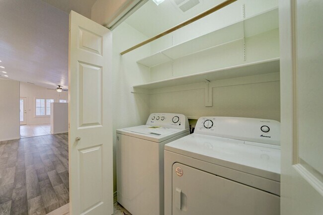 Building Photo - AVAILABLE NOW IN ESTRELLA MOUNTAIN RANCH!!!