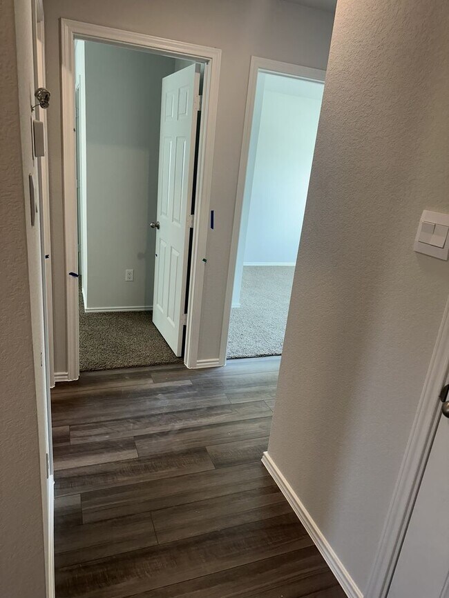 Building Photo - 3 Bedroom Home just MINUTES from Ft Hood!