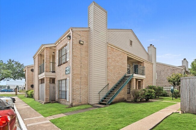 Building Photo - 14600 Fonmeadow Dr