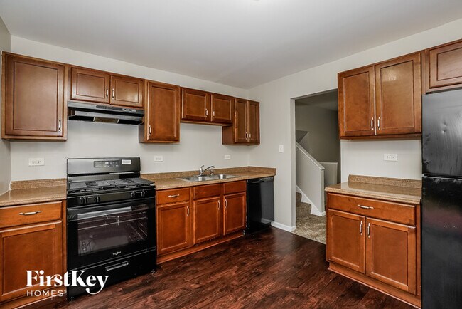 Building Photo - 660 Sullivan Ln