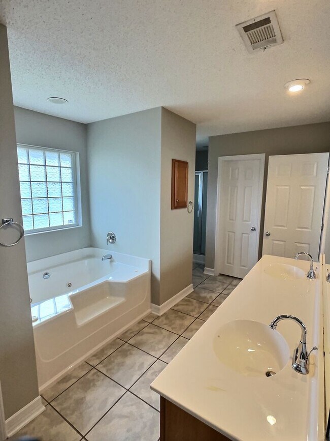 Building Photo - 4-BD, 3-BA Brick Home North of I10 in Biloxi's Shadow Creek Subdivision