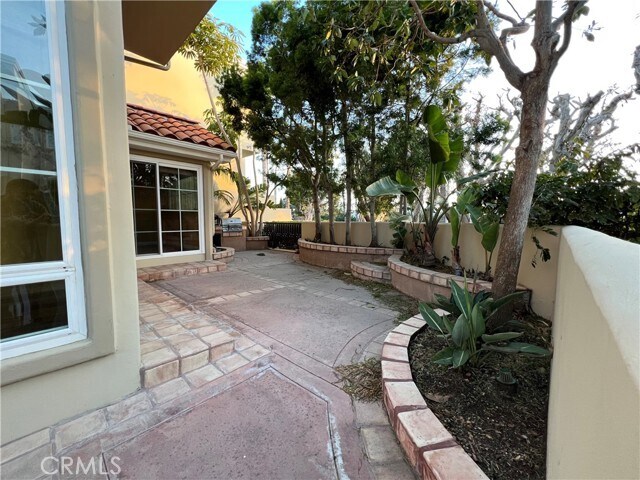 Building Photo - 6031 Shadowbrook Cir