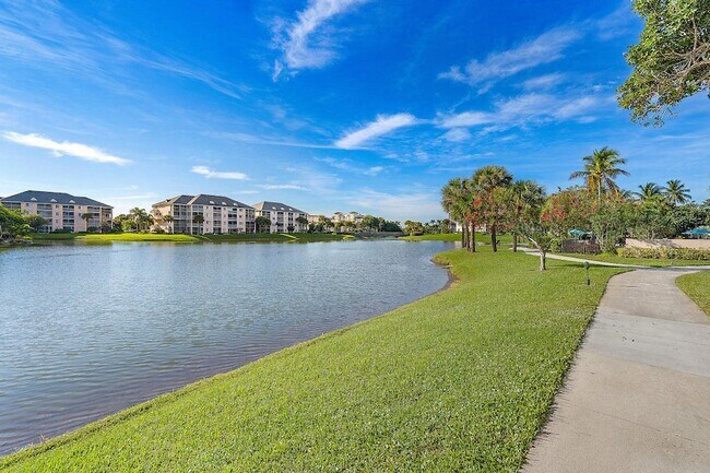 Building Photo - 353 S US Hwy 1