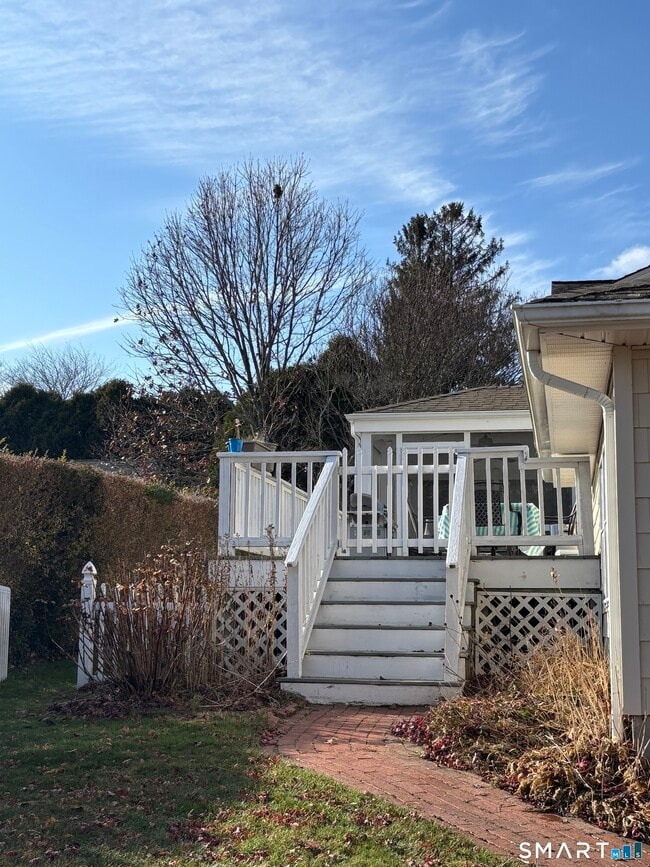 Building Photo - 41 Sunrise Ave