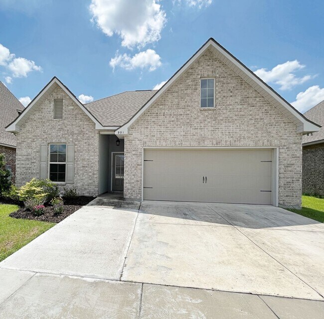 Primary Photo - 4 Bedroom House in Hunters Trace