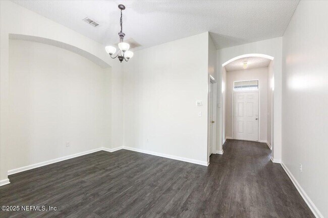 Building Photo - 700 Scarlet View Ct