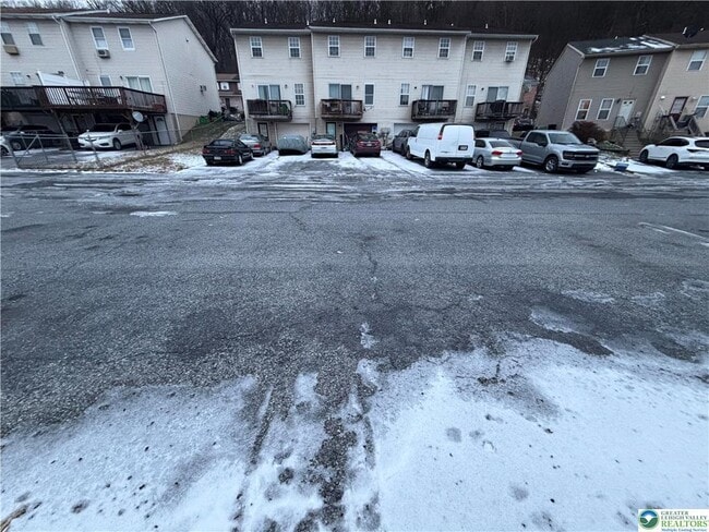 Building Photo - 2870 Klein St