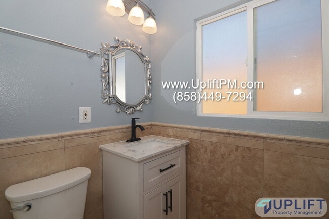 Building Photo - 1225 Capistrano Ave