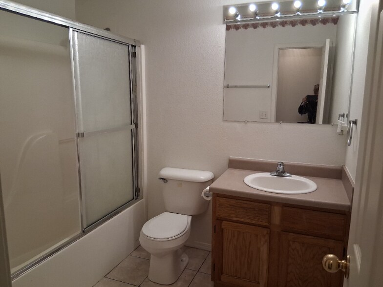 Building Photo - 316 Ewalt Ave