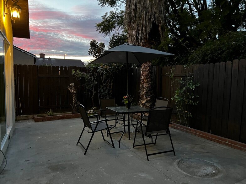 Building Photo - 1715 E Del Mar Blvd