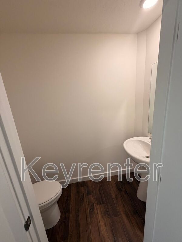 Building Photo - 7033 Randleman Dr