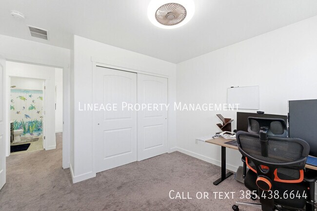 Building Photo - 10847 Big Meadow Dr