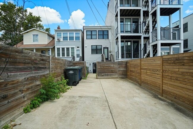 Building Photo - 2630 4th St NE