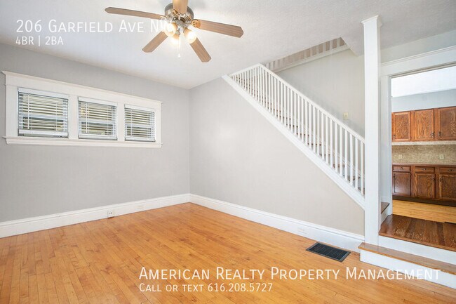Building Photo - 206 Garfield Ave NW
