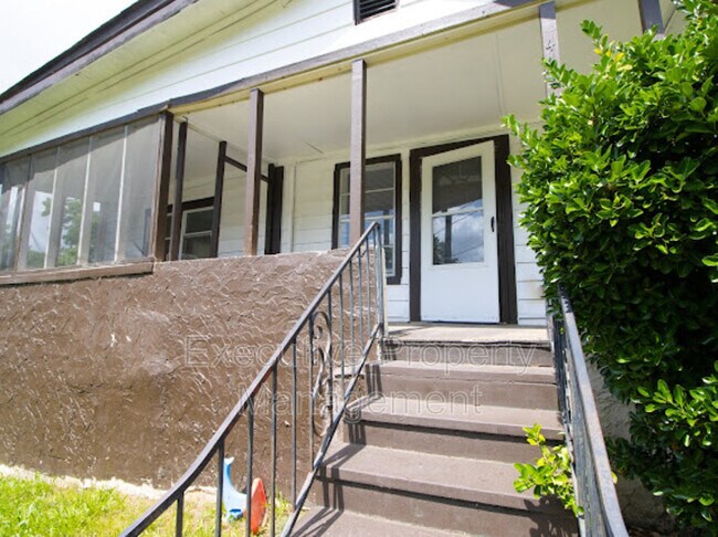 Primary Photo - 4418 43rd St N
