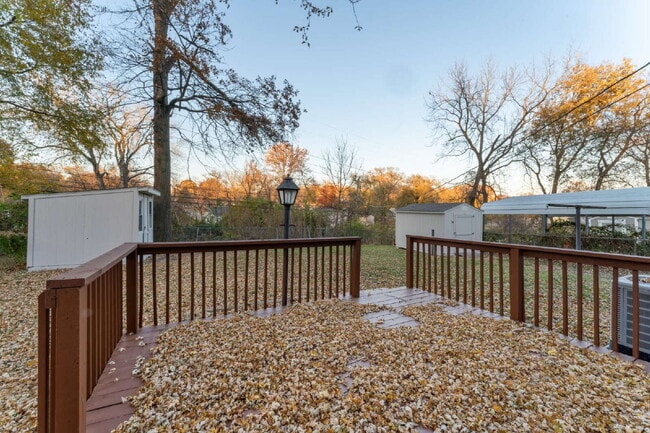 Building Photo - Beautifully renovated 5-bedroom, 2 full bath home ready for move-in!  1st month's rent is FREE!*