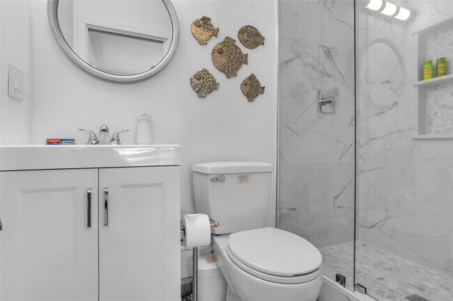 Building Photo - 5311 Pierce St