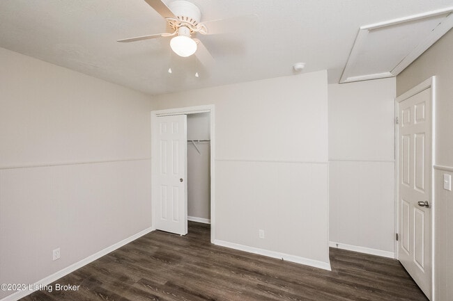 Building Photo - 215 Kim Ct