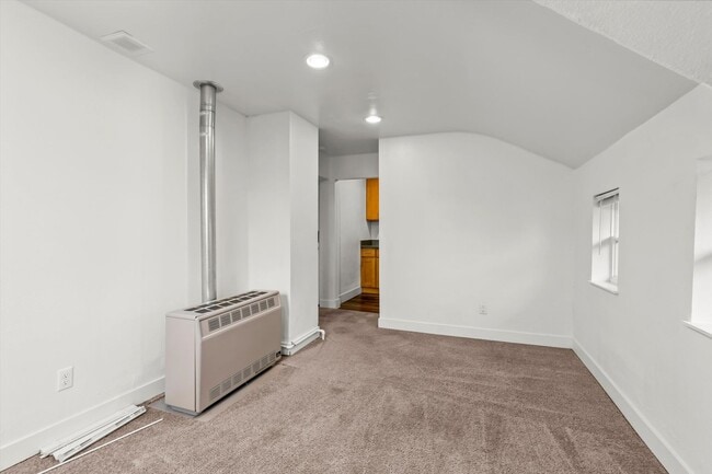 Building Photo - For Rent – 1 Bed / 1 Bath Apartment in Lakewood