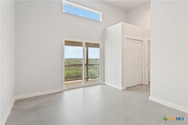 Building Photo - 462 Ledgeview Dr