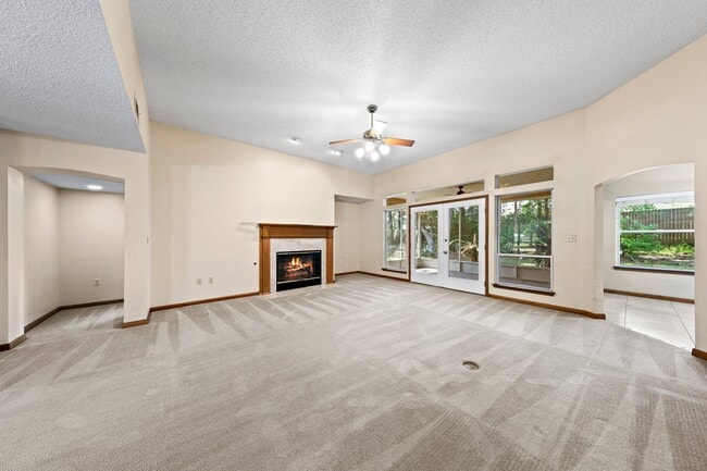 Building Photo - 406 Bally Way