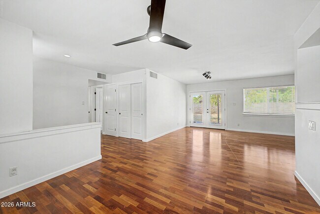 Building Photo - 6108 N 11th Ave