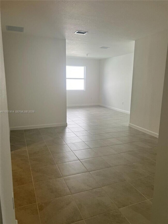 Building Photo - 2422 Southeast 30th Street