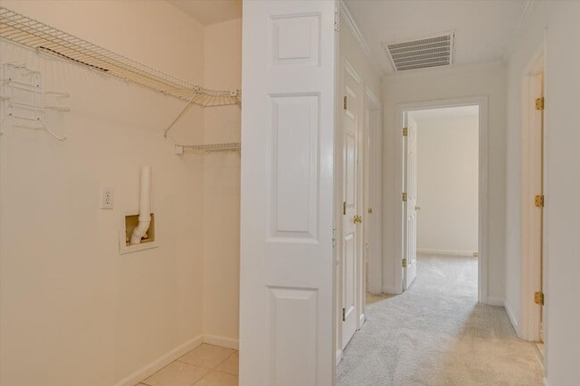 Building Photo - 106 Riverbend Dr