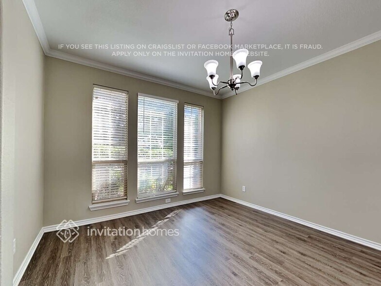 Building Photo - 2222 Whitney Dr