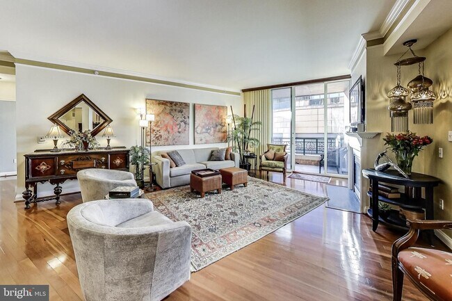 Building Photo - 717 President St