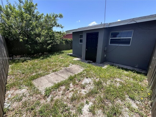 Building Photo - 3070 NW 12th Ct