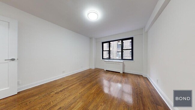 Building Photo - 405 E 56th St