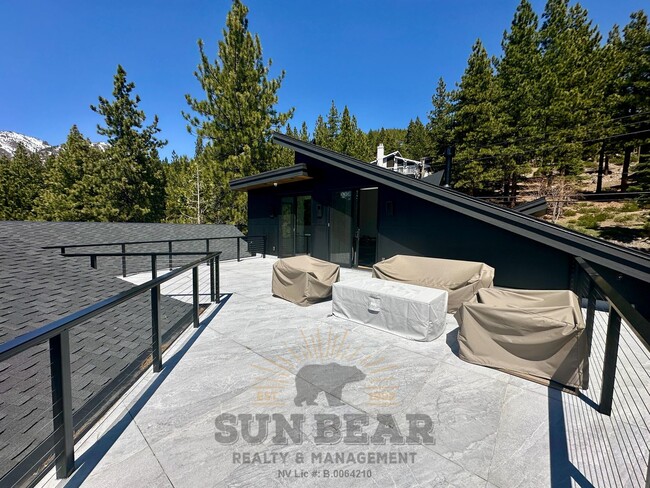 Building Photo - Luxury Mountain Retreat