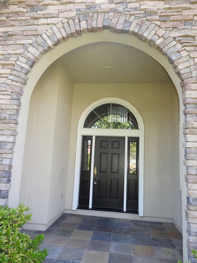 Building Photo - Gorgeous Home with Pool in Beautiful El Dorado Hills.