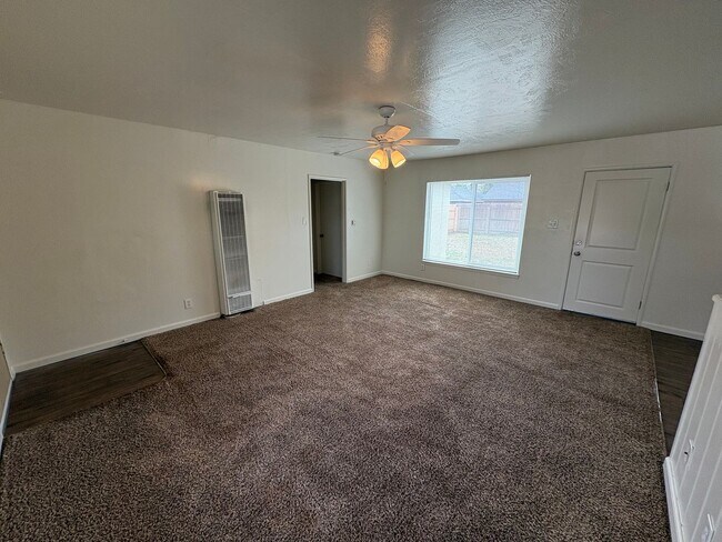Building Photo - Charming Home for Rent Available Now!