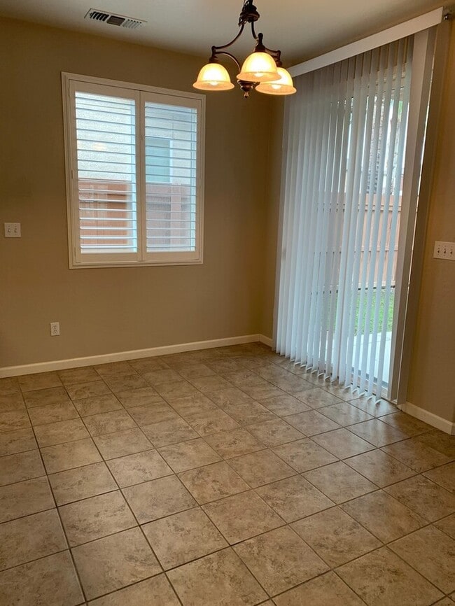 Building Photo - Beautiful home in the Villas at Bella Sera!