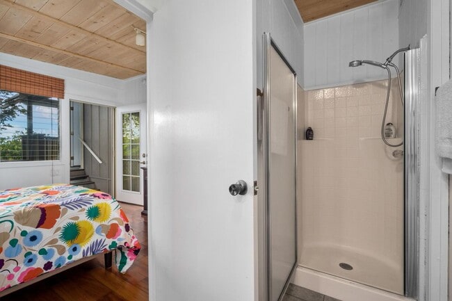 Building Photo - 76-886 Hualalai St