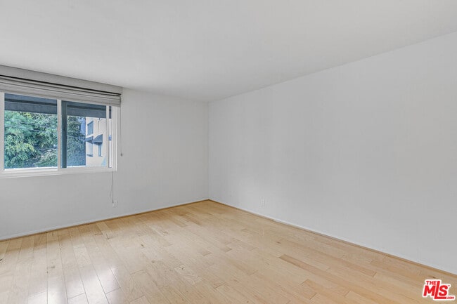 Building Photo - 8535 W Knl Dr