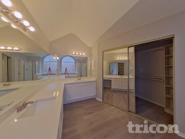 Building Photo - 3018 Blue Jay Ln